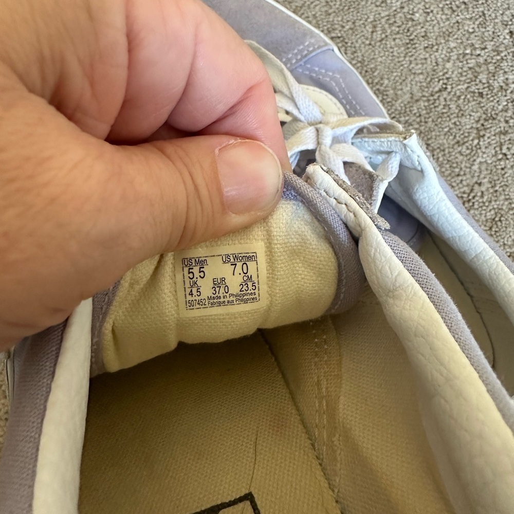 Women’s Vans purple shoes 7 - Picture 4 of 4
